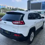 Jeep Cherokee 2016 175 л.с. из Китая