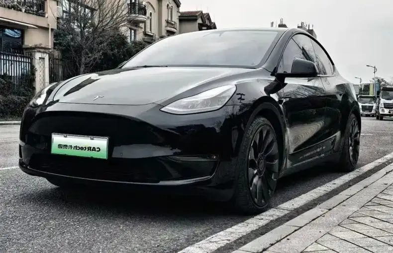 Tesla Model Y 2023 из Китая