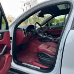 Porsche Cayenne 2023 340 л.с. — лот 57785724 из Китая