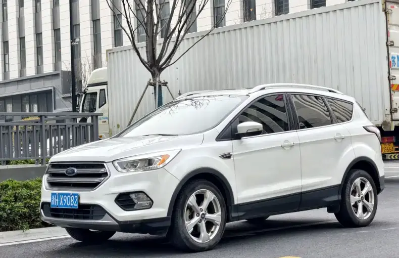 Ford Kuga 2016 из Китая