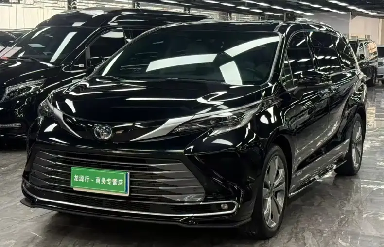 Toyota Sienna 2023 из Китая