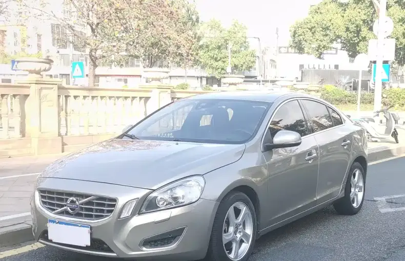 Volvo S60 (Import) 2013 из Китая