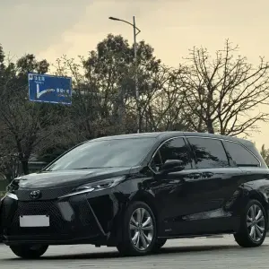 Toyota Sienna 2024 из Китая