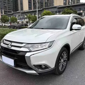 Mitsubishi Outlander 2018 166 л.с. из Китая