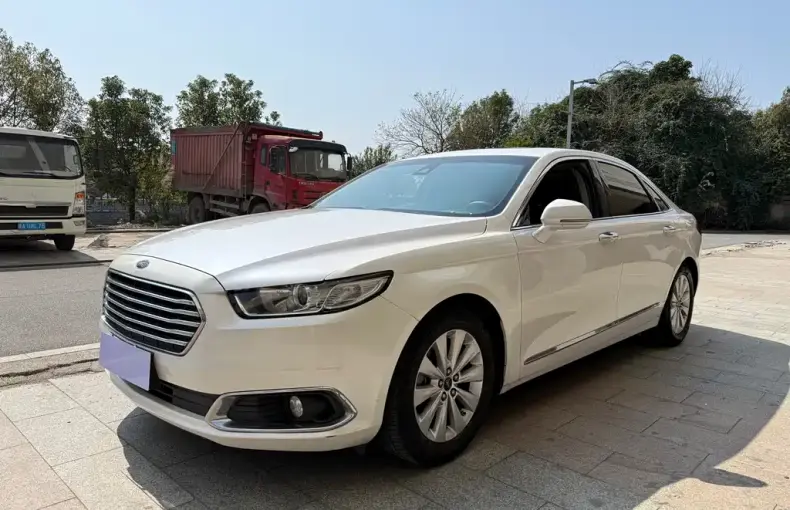 Ford Taurus 2017 из Китая