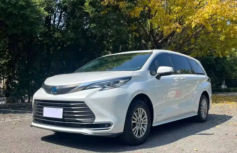 Toyota Sienna 2024 из Китая