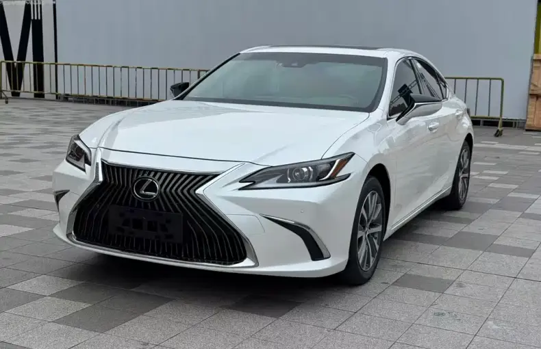 Lexus ES 2020 из Китая