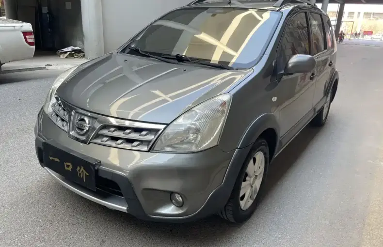 Nissan Livina 2009 из Китая