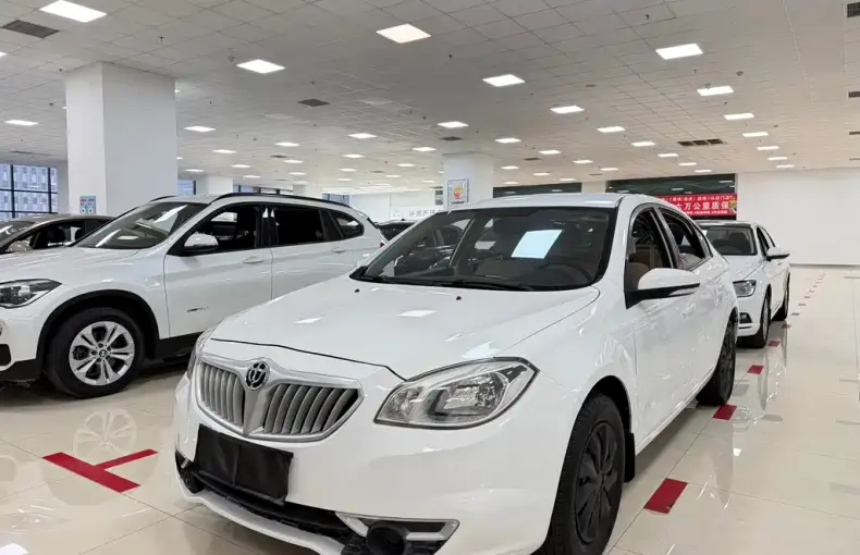 Zhonghua H330 2015 из Китая