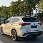 Toyota Crown Kluger 2022 из Китая