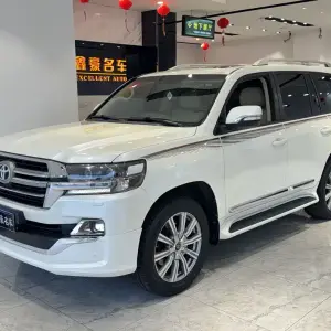 Toyota Land Cruiser 2020 из Китая