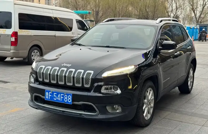 Jeep Cherokee 2016 из Китая