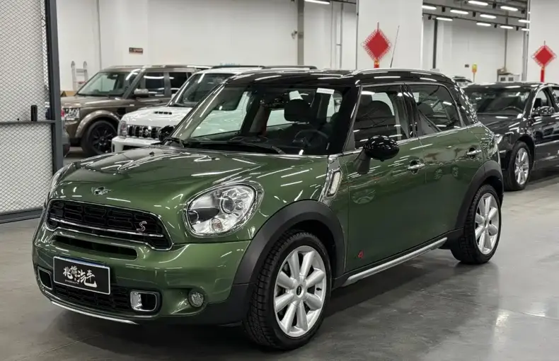 MINI Mini Countryman 2016 из Китая