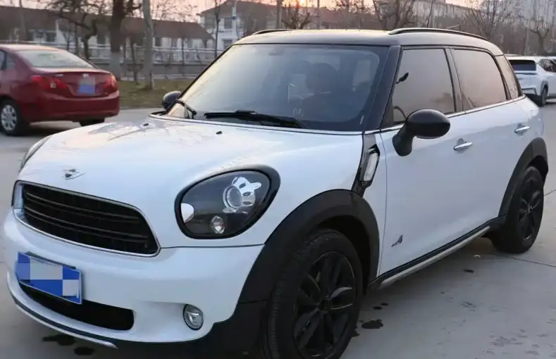 MINI Mini Countryman 2016 из Китая