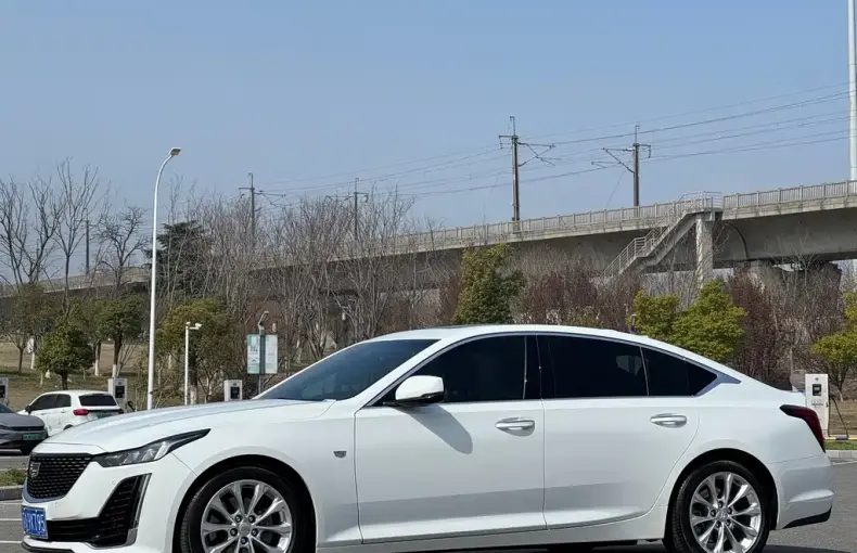 Cadillac CT5 2022 из Китая