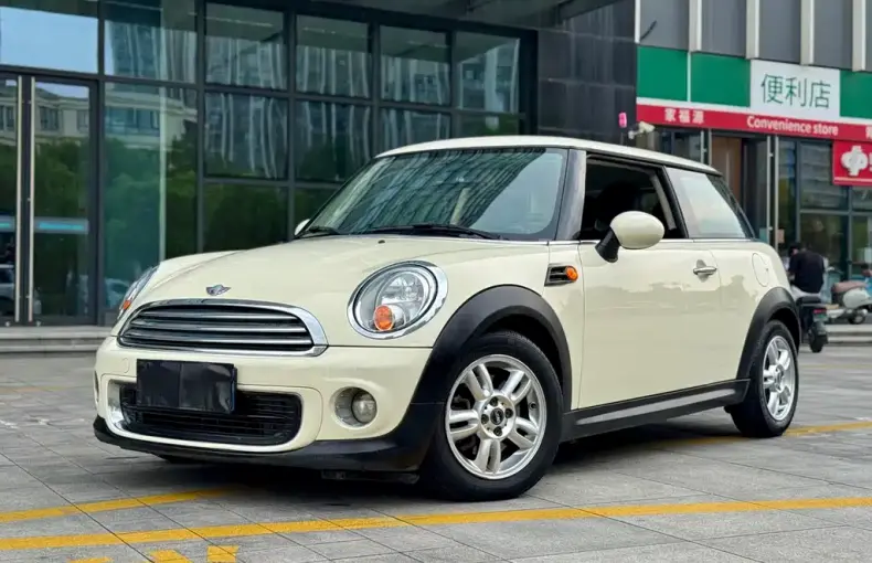 MINI Mini 2013 из Китая