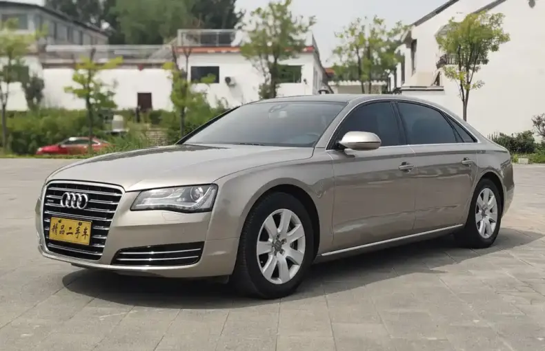 Audi A8 2012 из Китая