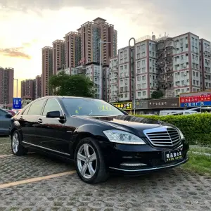 Mercedes-Benz S-Class 2011 из Китая
