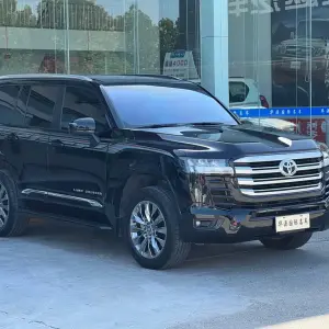 Toyota Land Cruiser 2024 из Китая
