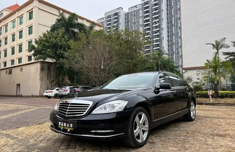Mercedes-Benz S-Class 2011 из Китая