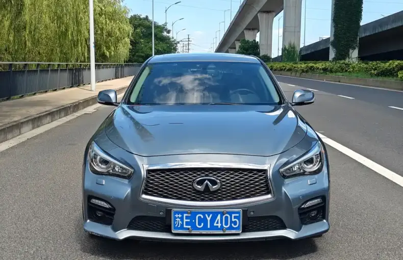 Infiniti Q50 2017 из Китая