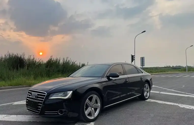 Audi A8 2011 из Китая