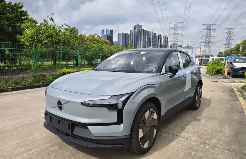 Volvo EX30 2025 из Китая