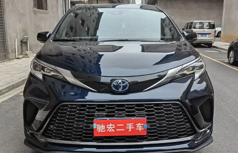 Toyota Granvia 2023 из Китая
