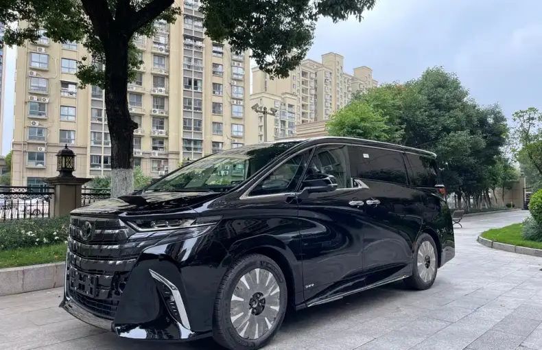 Toyota Alphard из Китая