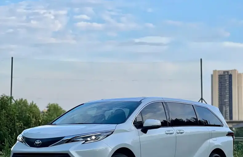 Toyota Sienna 2024 из Китая