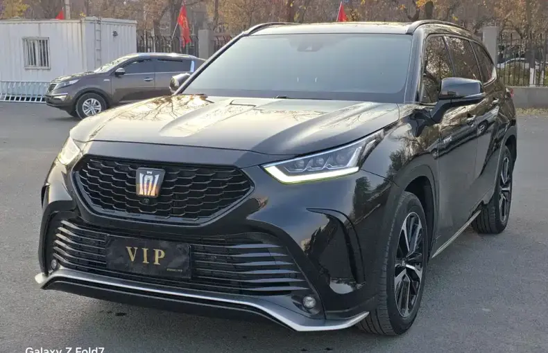 Toyota Crown Kluger 2023 из Китая