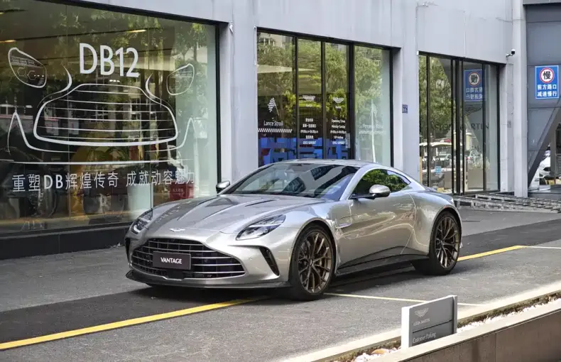 Aston Martin V8 Vantage 2025 из Китая