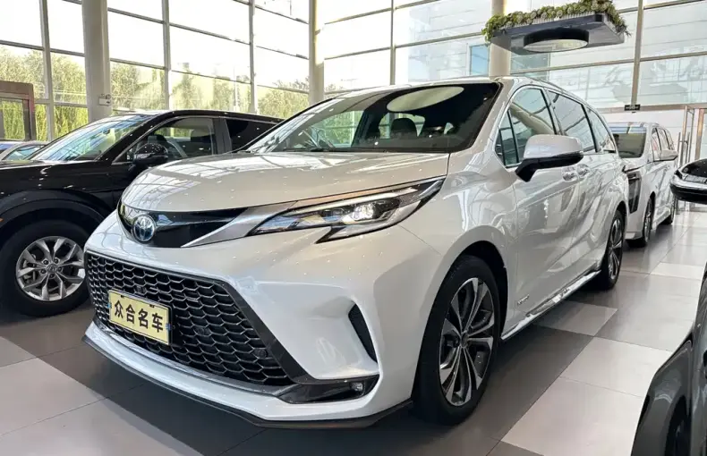Toyota Granvia 2023 из Китая