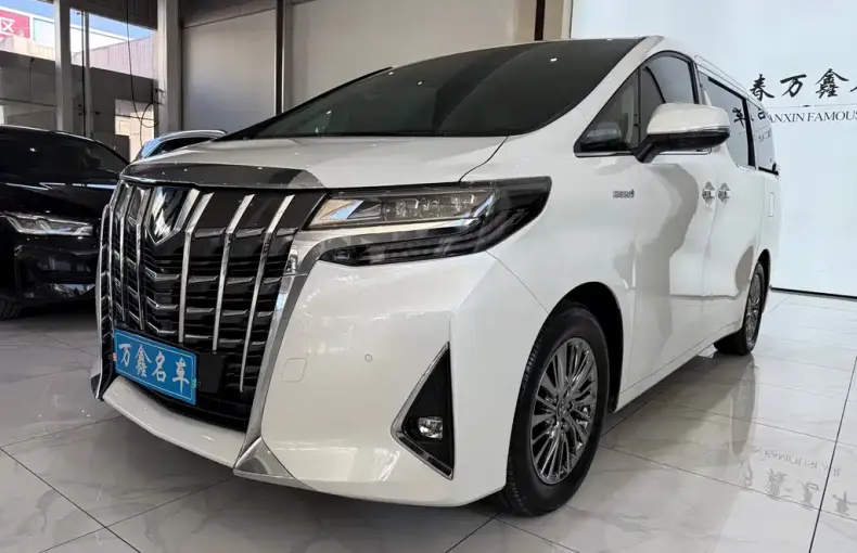 Toyota Alphard 2021 из Китая