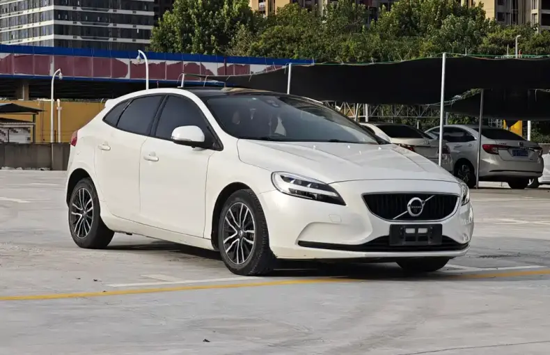 Volvo V40 2018 из Китая