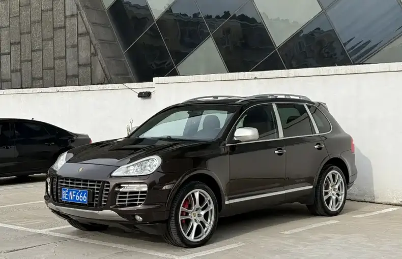 Porsche Cayenne 2010 из Китая