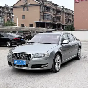 Audi S8 2009 из Китая