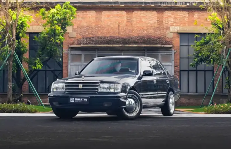 Toyota Crown 1998 из Китая