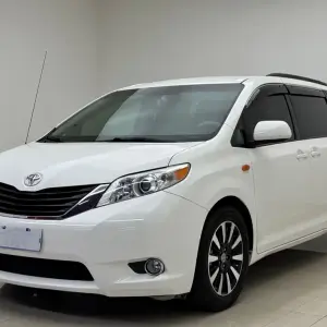 Toyota Sienna 2015 269 л.с. из Китая