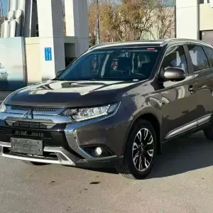Mitsubishi Outlander 2019 166 л.с. из Китая