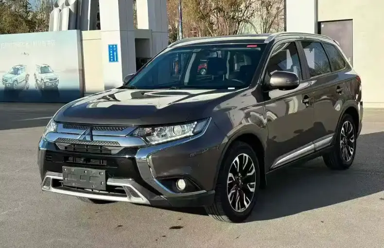Mitsubishi Outlander 2019 из Китая