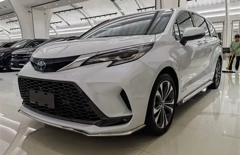 Toyota Granvia 2024 из Китая