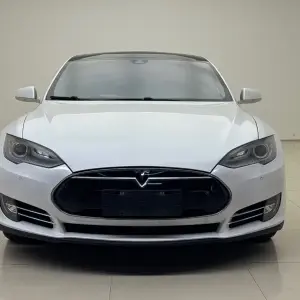 Tesla Model S 2015 лот 56601865 из Китая