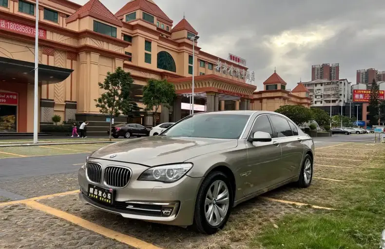 BMW 7 Series 2012 из Китая