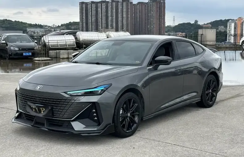 Changan UNI-V 2022 из Китая