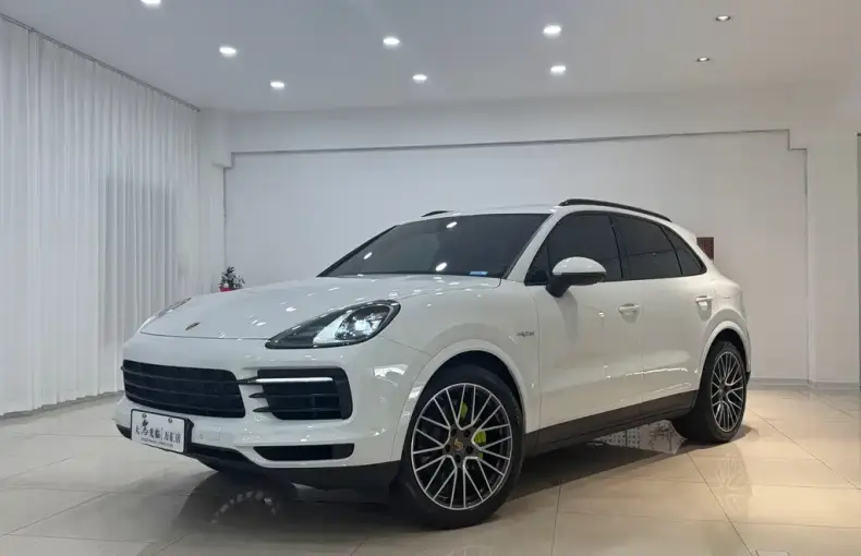 Porsche Cayenne Hybrid 2022 из Китая