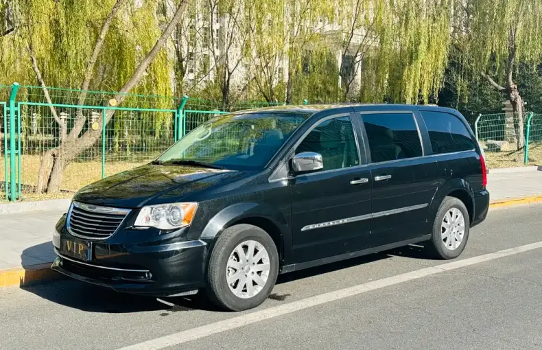 Chrysler Grand Voyager (Import) 2016 из Китая