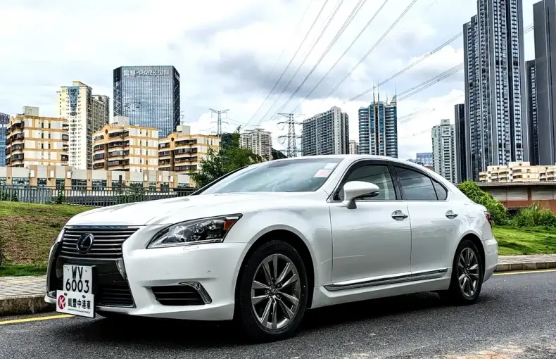Lexus LS 2021 из Китая