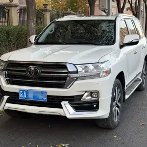 Toyota Land Cruiser 2019 лот 56725370 из Китая