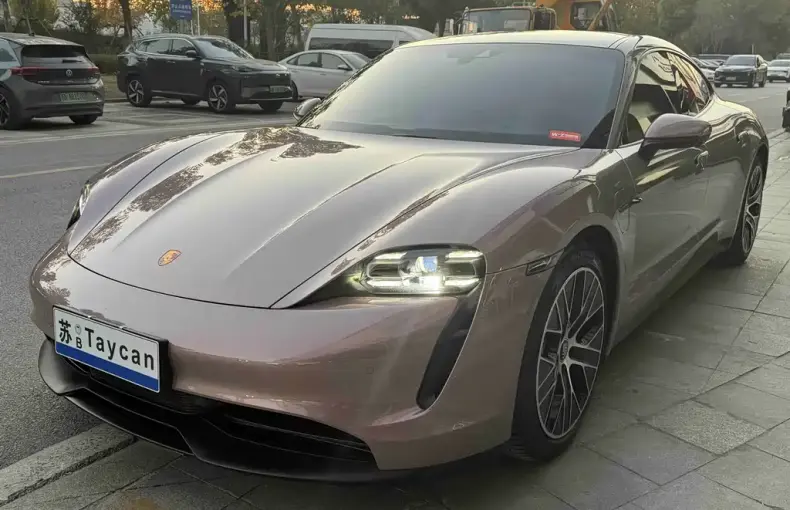 Porsche Taycan 2022 из Китая